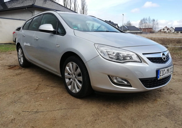 Opel Astra cena 14900 przebieg: 196000, rok produkcji 2011 z Kępno małe 154